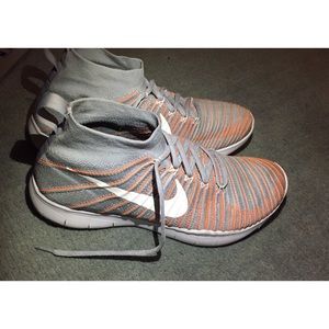 🚫SOLD🚫Men’s Free Train Force Flyknit Training